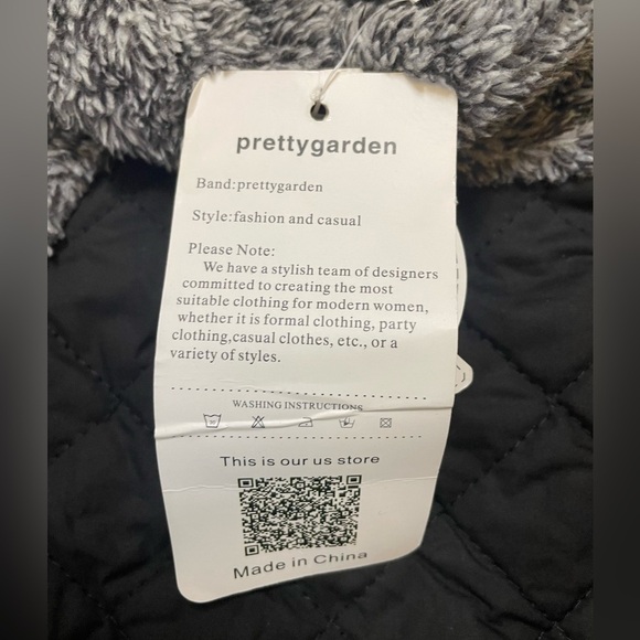 NWT Pretty Garden size small black/grey fleece sweater - Picture 5 of 7